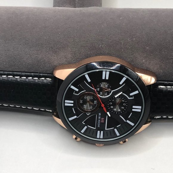 New In Plastic Watch No Defects Fully Functional - Picture 8 of 8